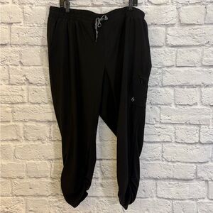 Torrid happy camper cropped walking pants plus size 2